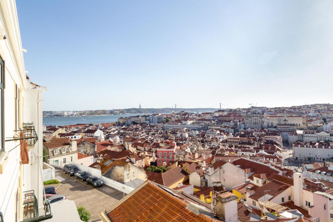 Joivy Marvelous 3-Bed Home With Astonishing View And Terrace, Nearby St George Castle Lisboa المظهر الخارجي الصورة