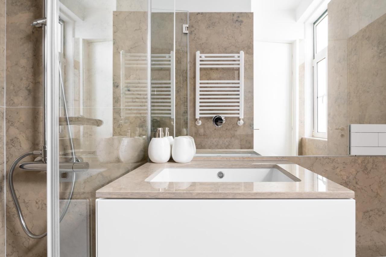 Joivy Marvelous 3-Bed Home With Astonishing View And Terrace, Nearby St George Castle Lisboa المظهر الخارجي الصورة